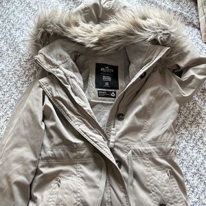 Hollister Women's Grey Parka Jacket